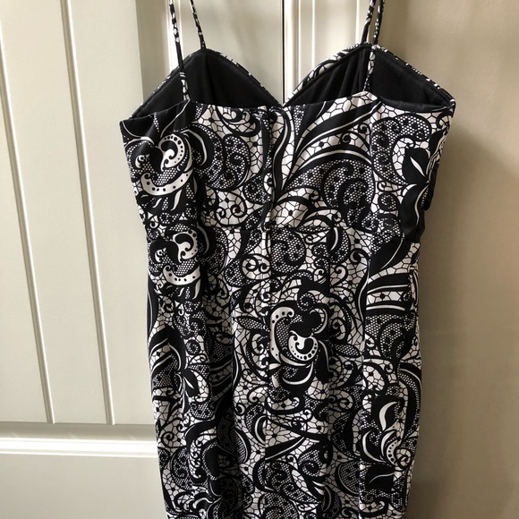 Women’s formal/semi-formal dress - Picture 4 of 5